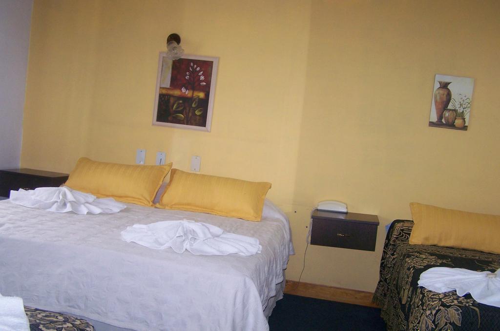 Hotel Marciala Villa Carlos Paz Extérieur photo