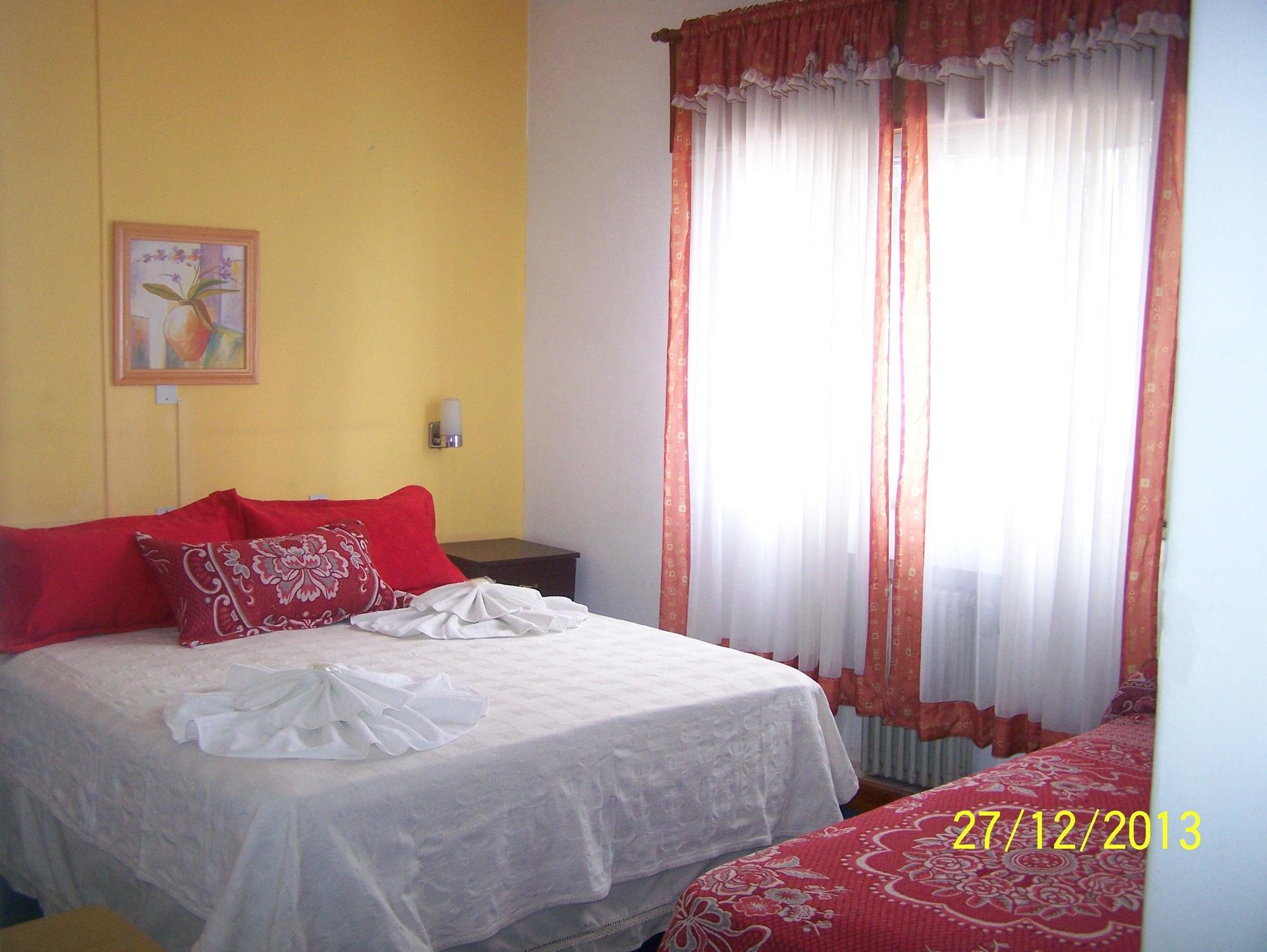 Hotel Marciala Villa Carlos Paz Extérieur photo